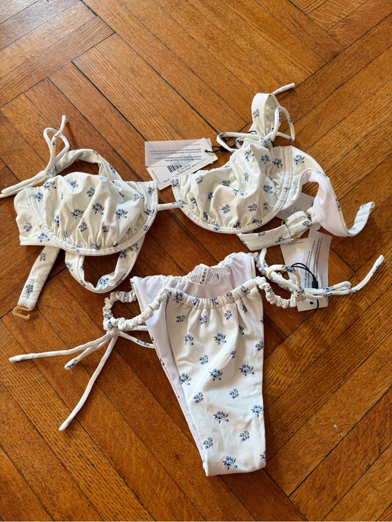 Montce Other - Montce Heidi floral underwire bikini set white blue small nwt